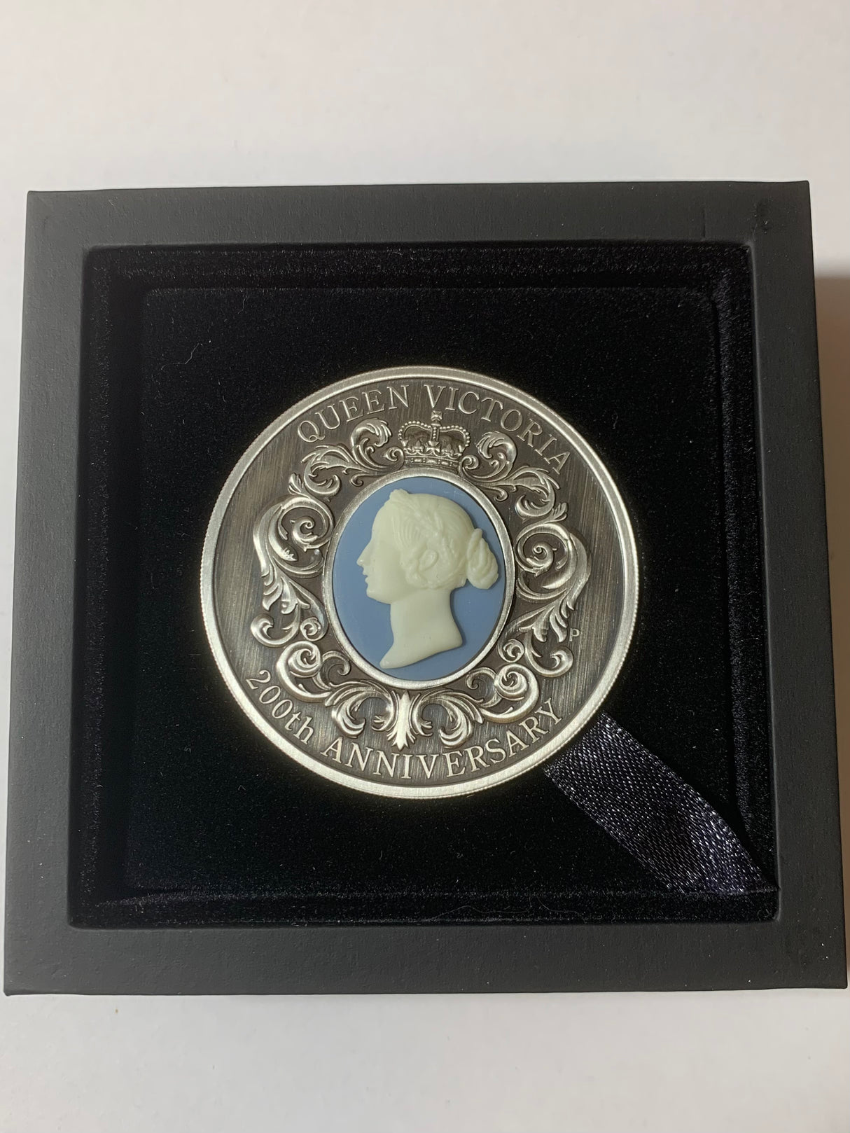 2019 $2 2oz Silver Cameo Antiqued Coin. Queen Victoria 200th Anniversary.
