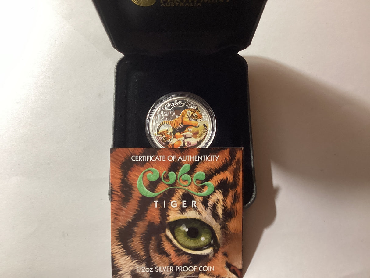 2016 1/2oz Silver Coloured Proof Coin. Tiger Cubs.