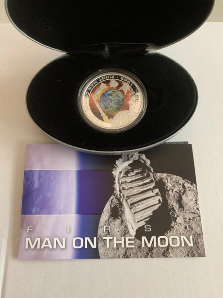 2009 - First Man On The Moon - Moon Walk - 1oz Fine Silver Coloured Coin