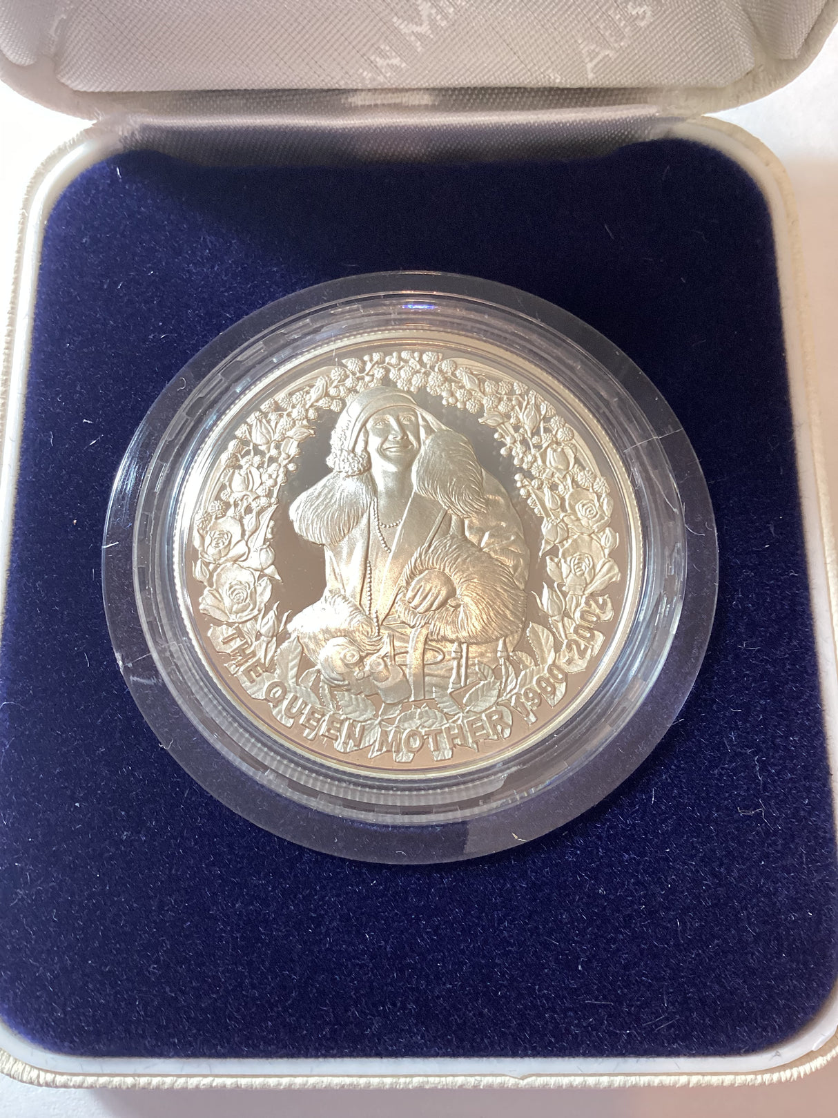 2002 Queen Mother 1 Ounce Silver Proof Coin