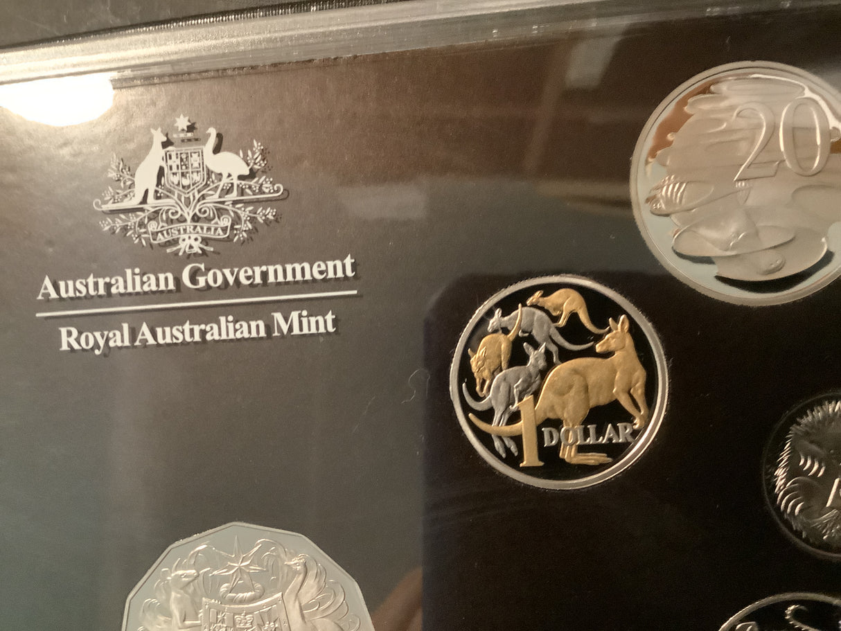 2014 Australia Proof Set 'Special Edition'. Featuring Special $1 Coin.