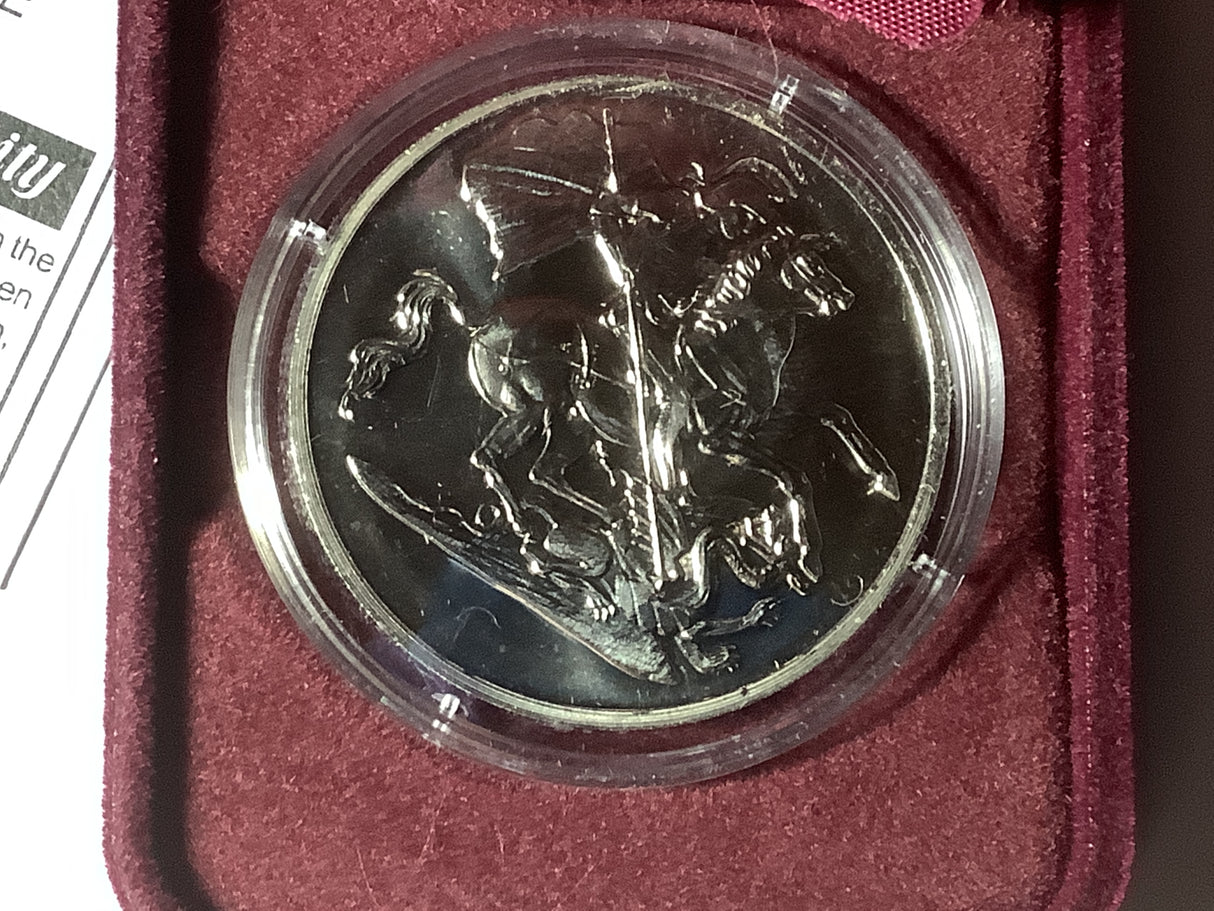 2000 Queen Elizabeth II Commemorative Medallion.