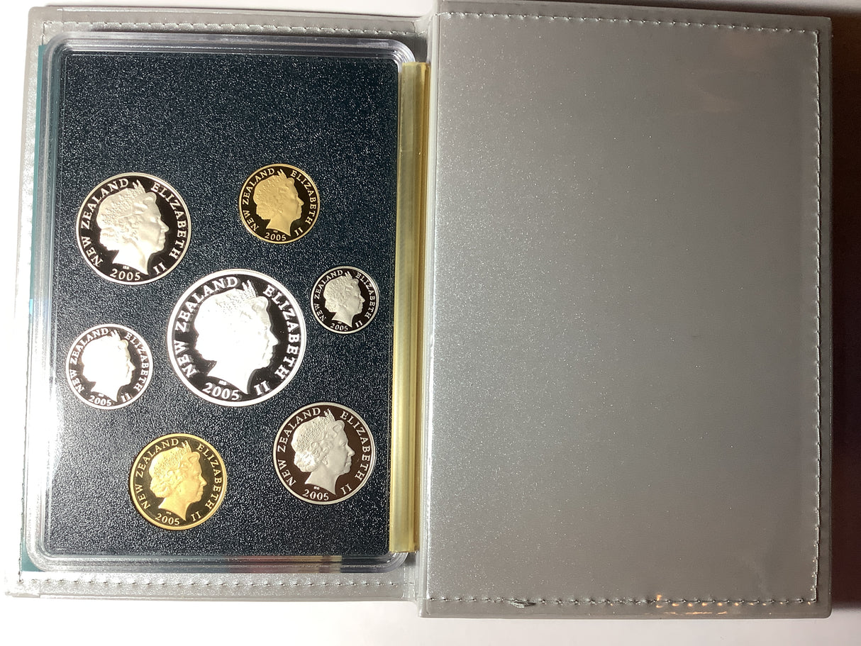 2005 New Zealand Proof Coin Set.